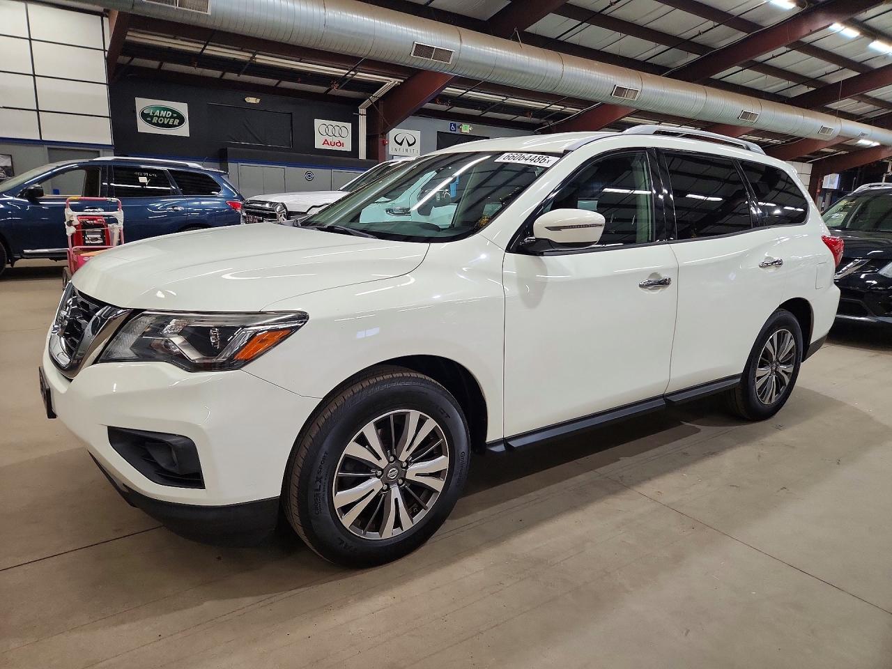 2017 NISSAN PATHFINDER SV