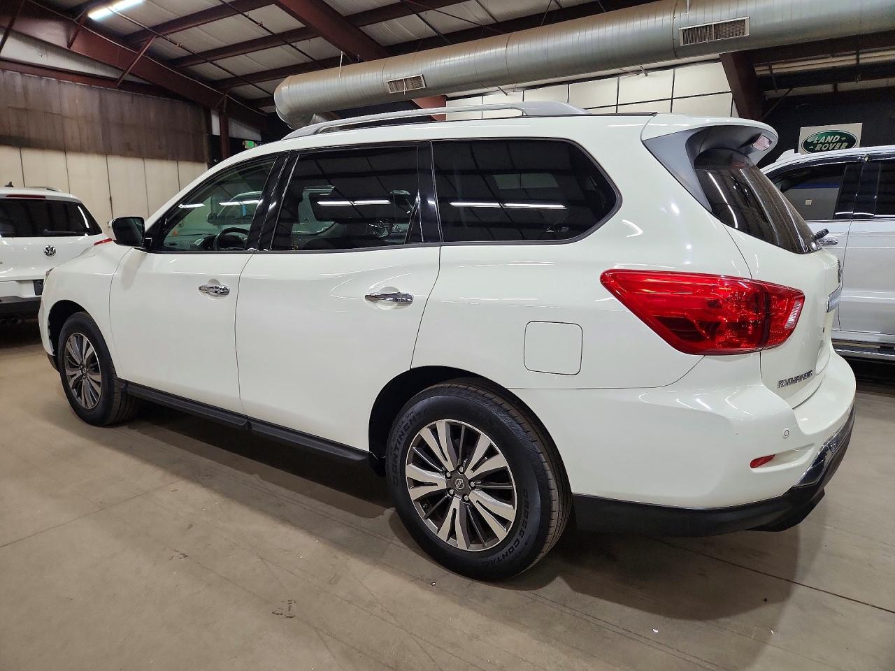 2017 NISSAN PATHFINDER SV — снимка 2