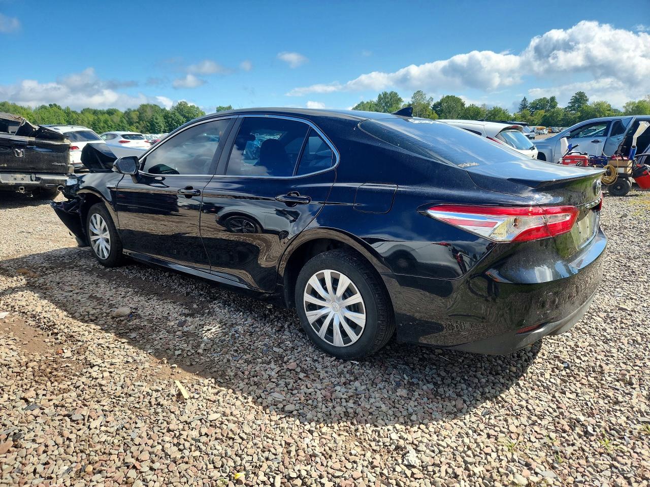 2020 TOYOTA CAMRY LE — снимка 2