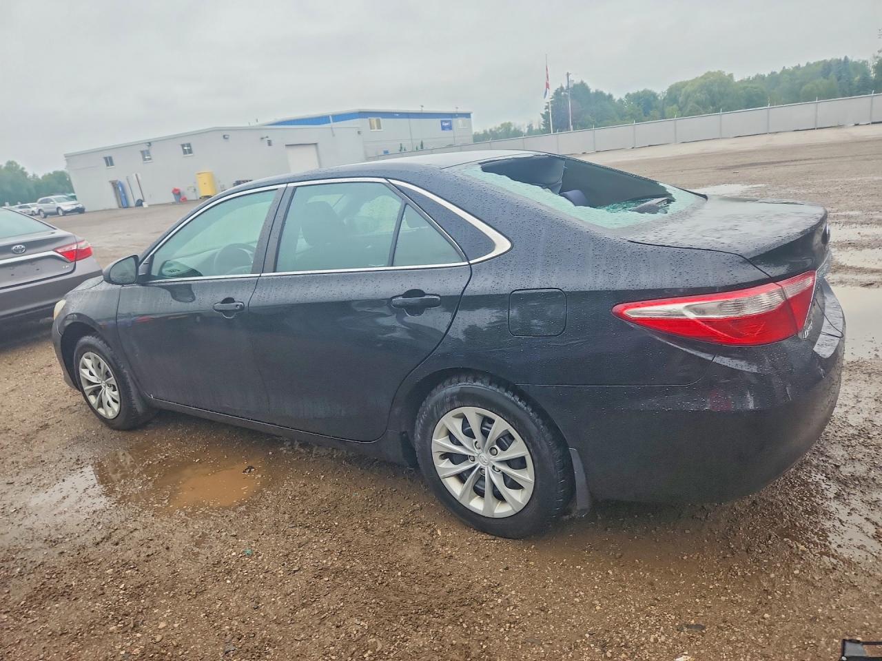 2017 TOYOTA CAMRY LE — снимка 2