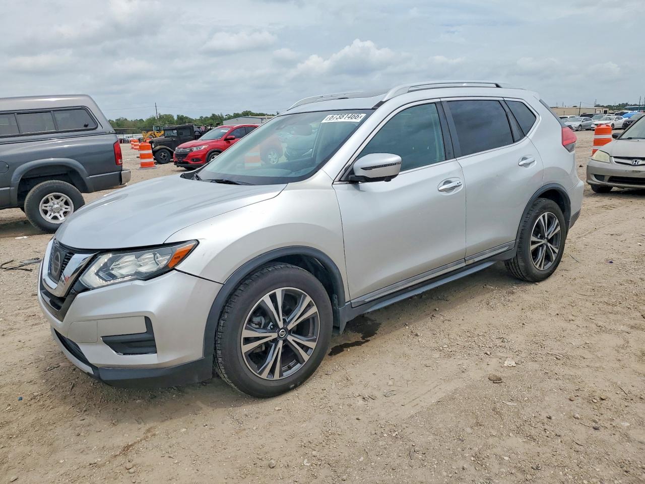 2017 NISSAN ROGUE SL