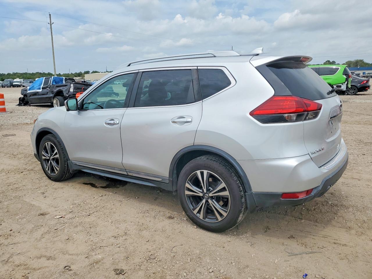 2017 NISSAN ROGUE SL — снимка 2