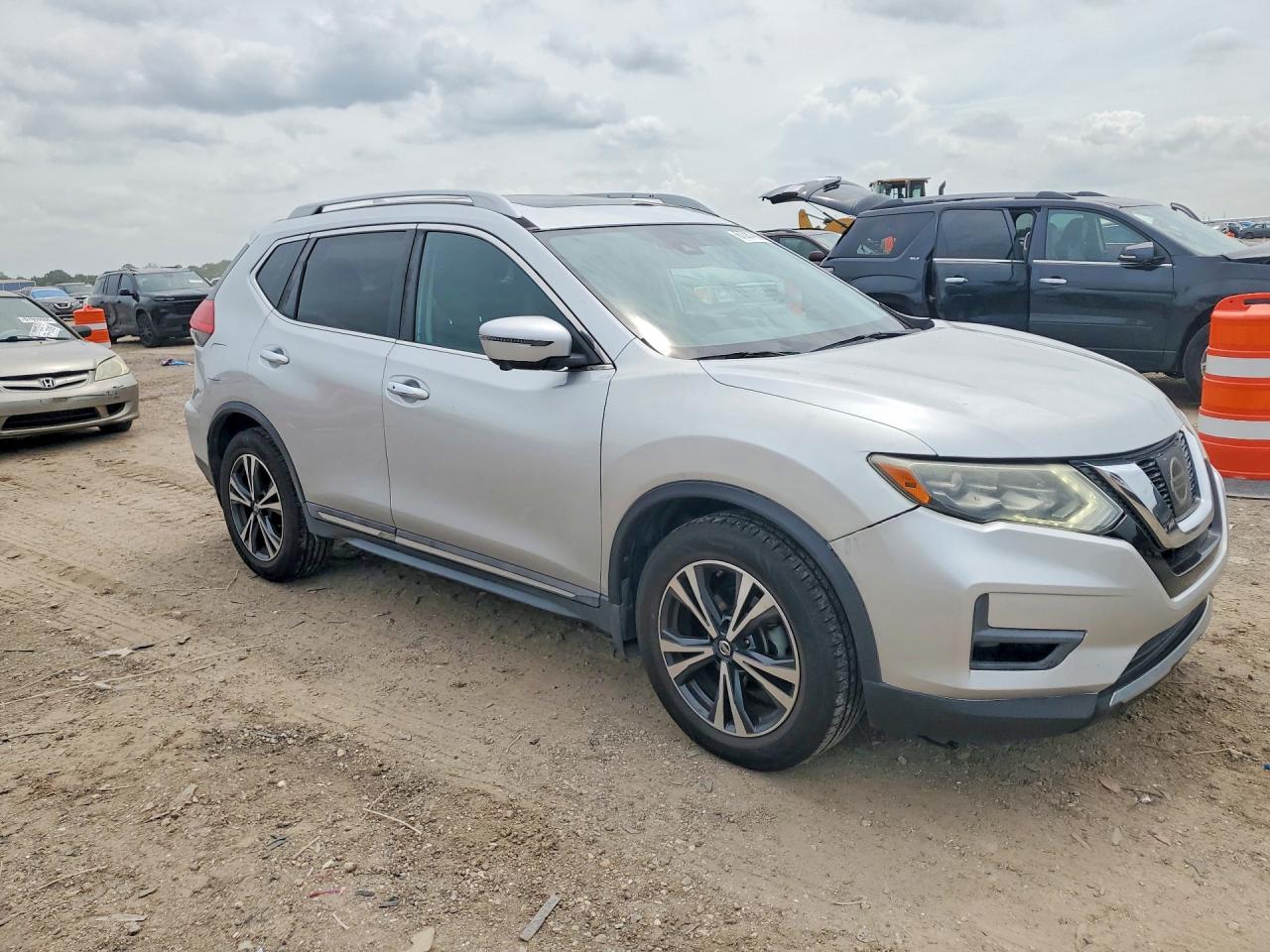 2017 NISSAN ROGUE SL — снимка 4