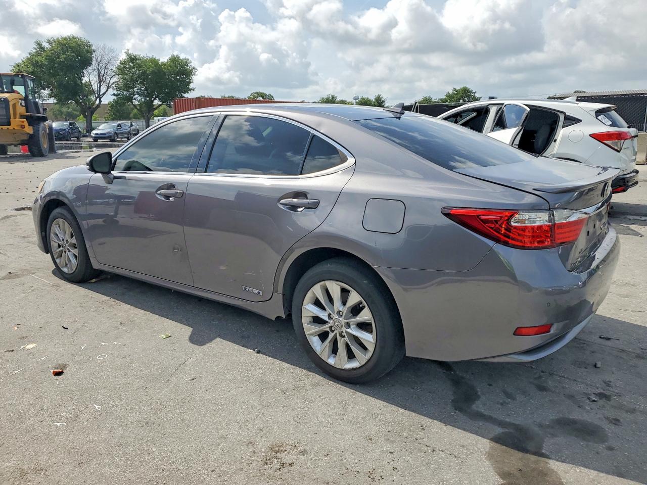 2013 LEXUS ES 300H — снимка 2