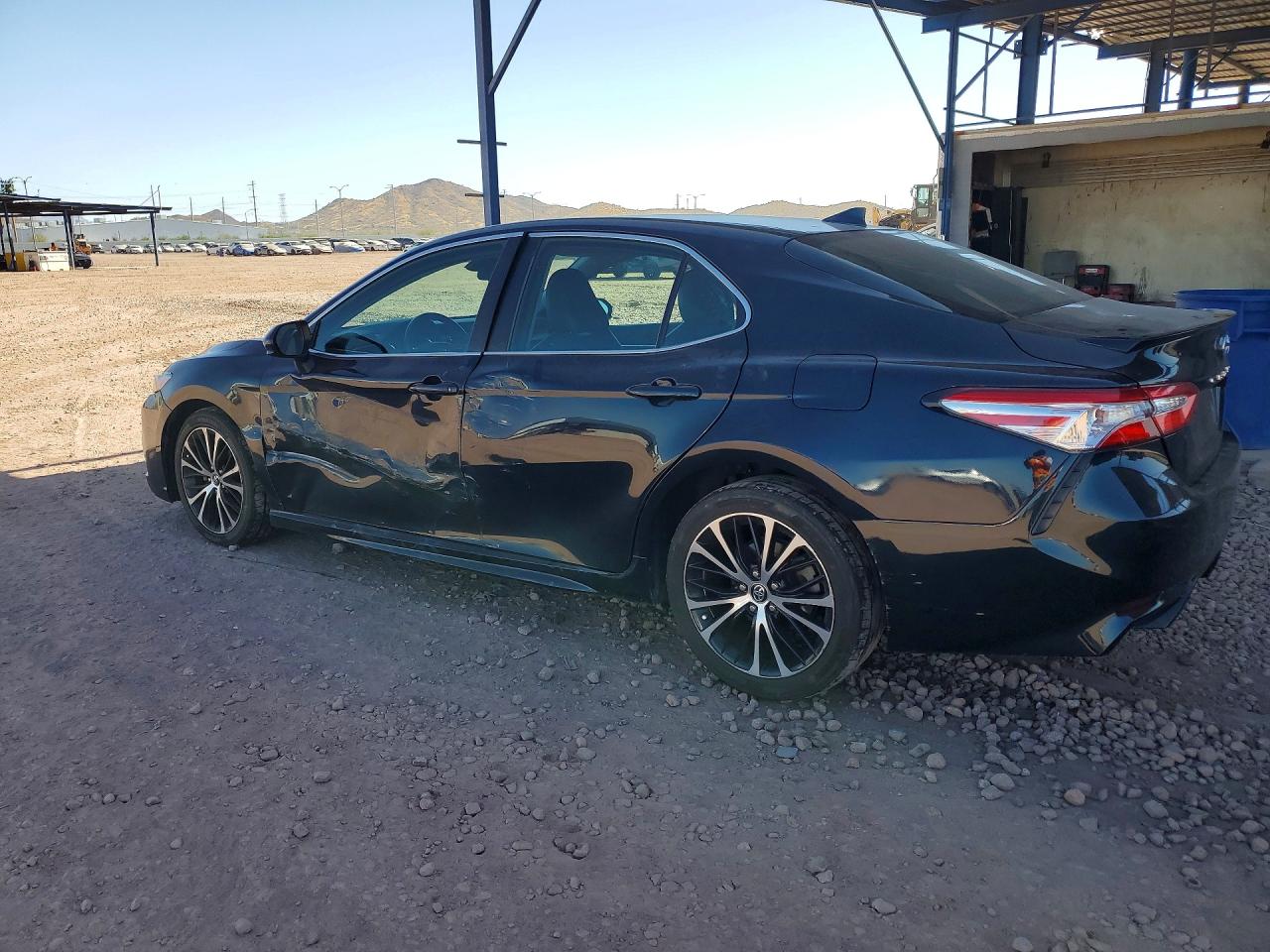 2019 TOYOTA CAMRY SE — снимка 2
