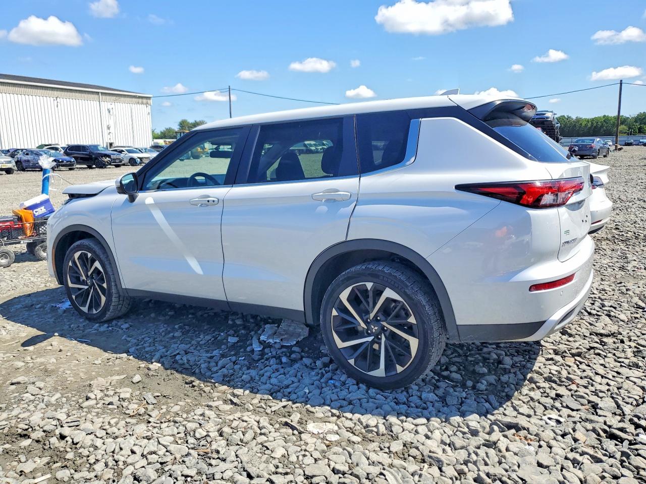 2024 MITSUBISHI OUTLANDER SE — снимка 2