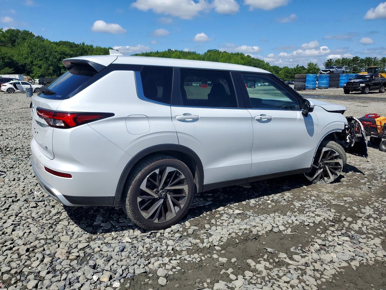 2024 MITSUBISHI OUTLANDER SE — снимка 3