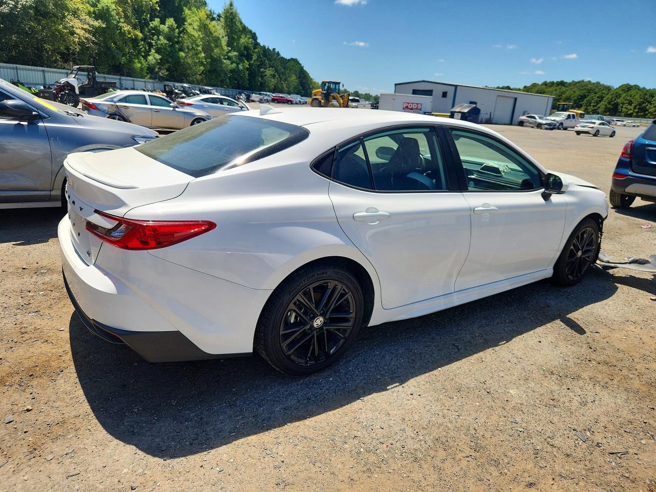 2025 TOYOTA CAMRY SE — снимка 3