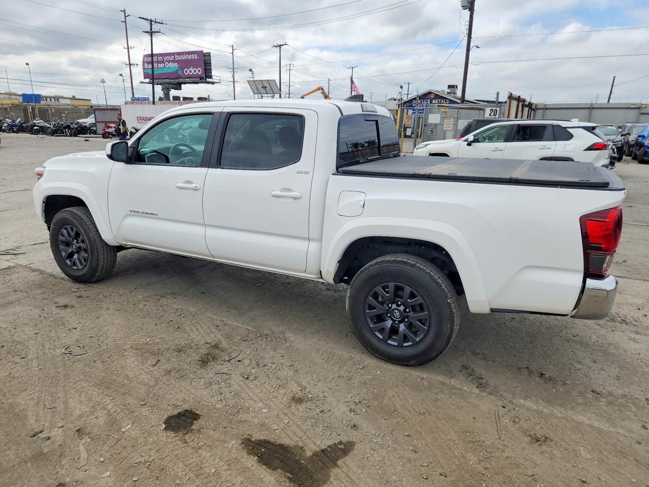 2023 TOYOTA TACOMA SR5 V6 — снимка 2
