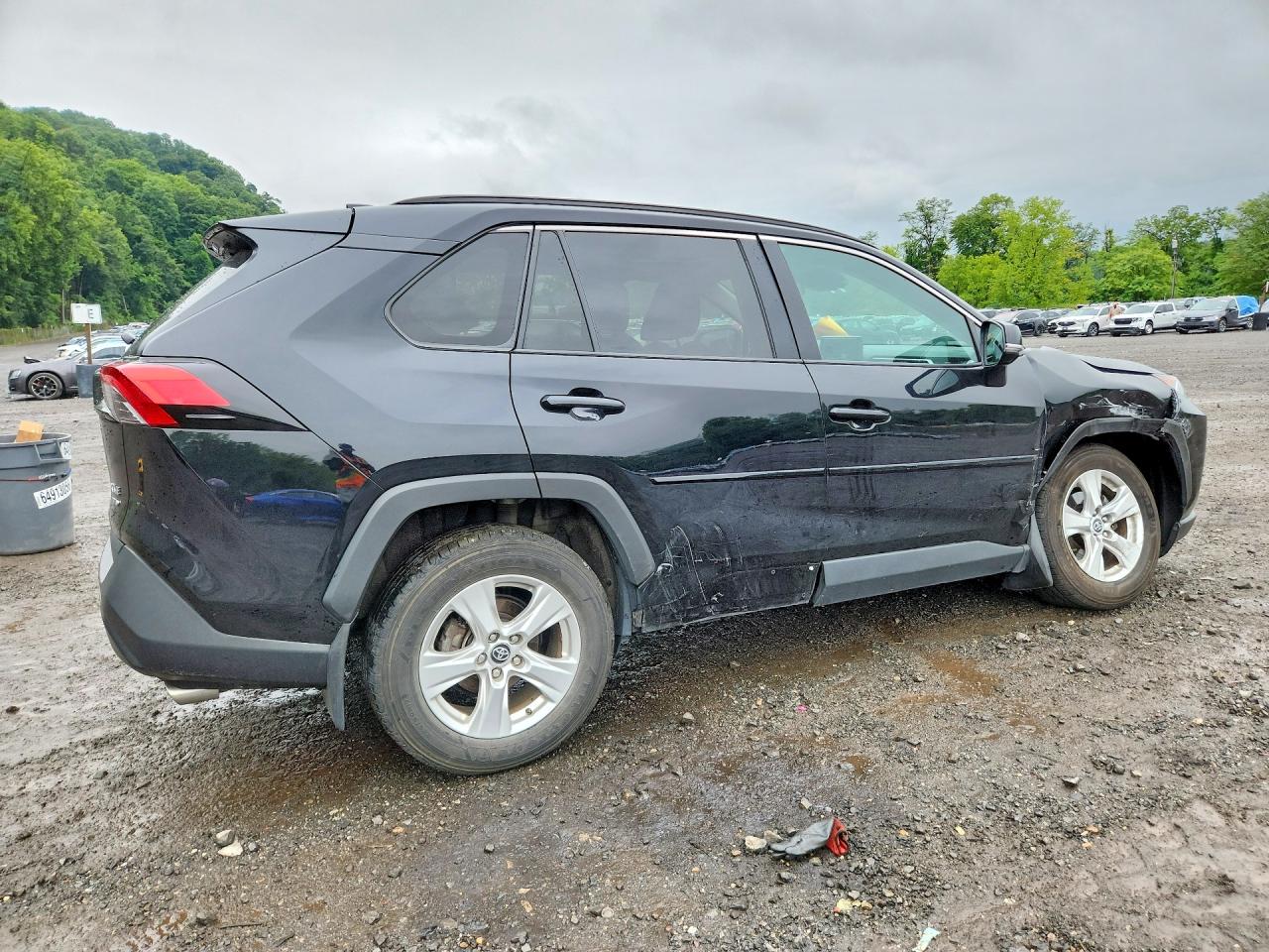 2020 TOYOTA RAV4 XLE — снимка 3
