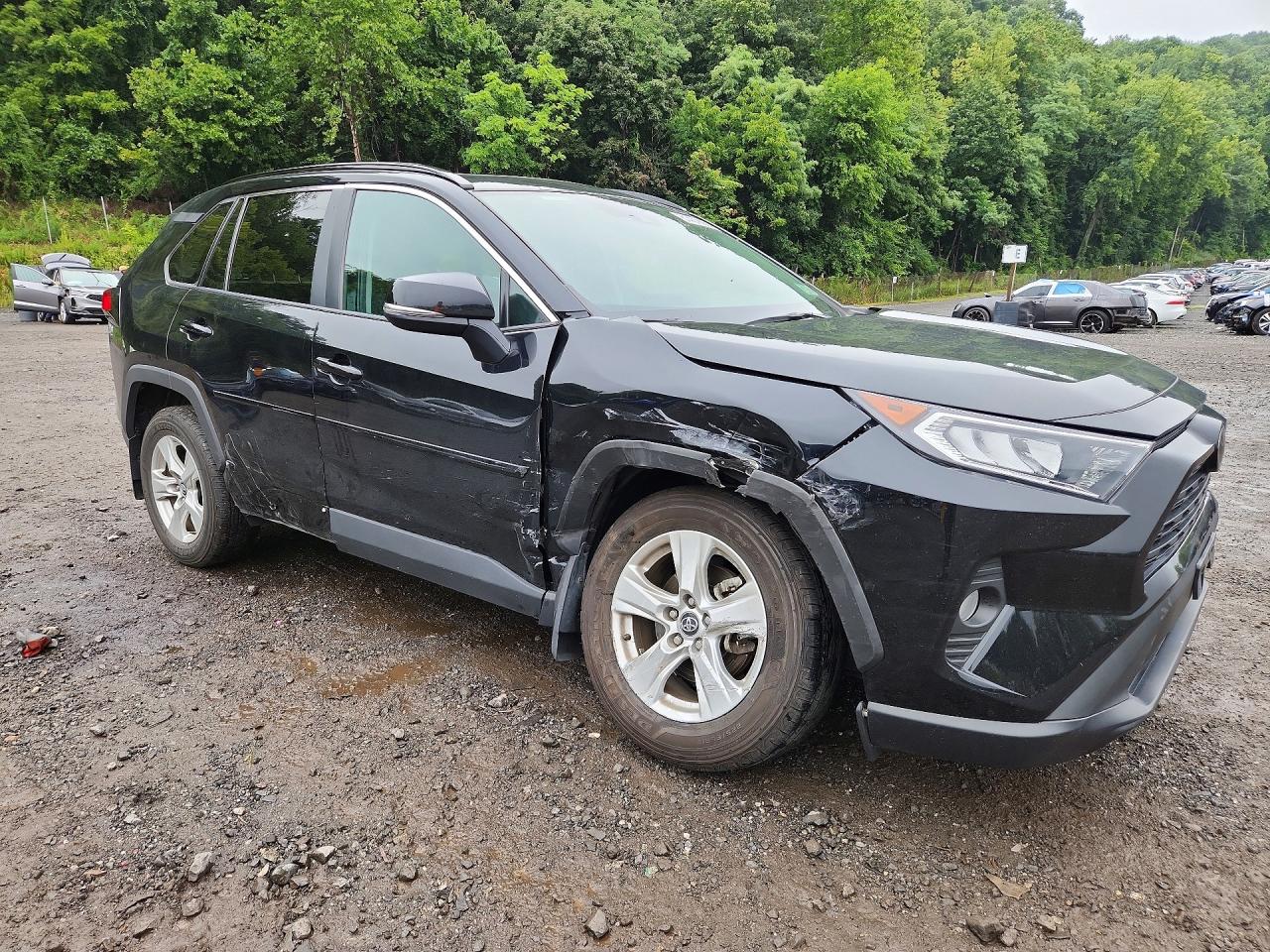 2020 TOYOTA RAV4 XLE — снимка 4