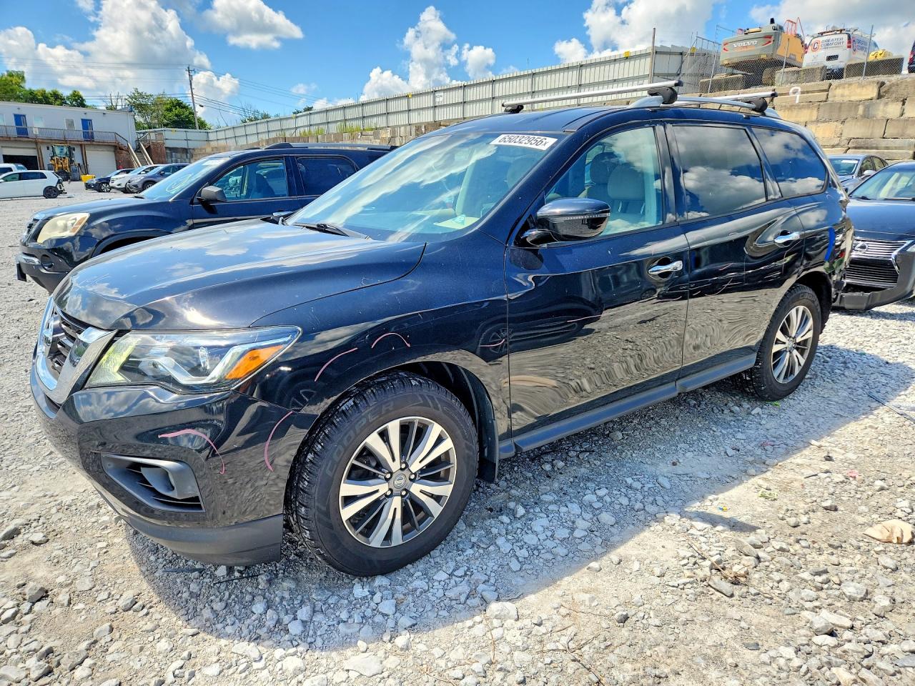 2017 NISSAN PATHFINDER SV