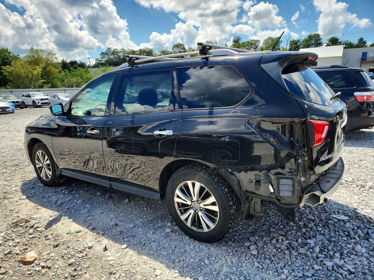 2017 NISSAN PATHFINDER SV — снимка 2
