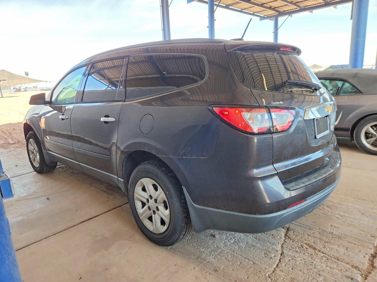 2016 CHEVROLET TRAVERSE LS — снимка 2