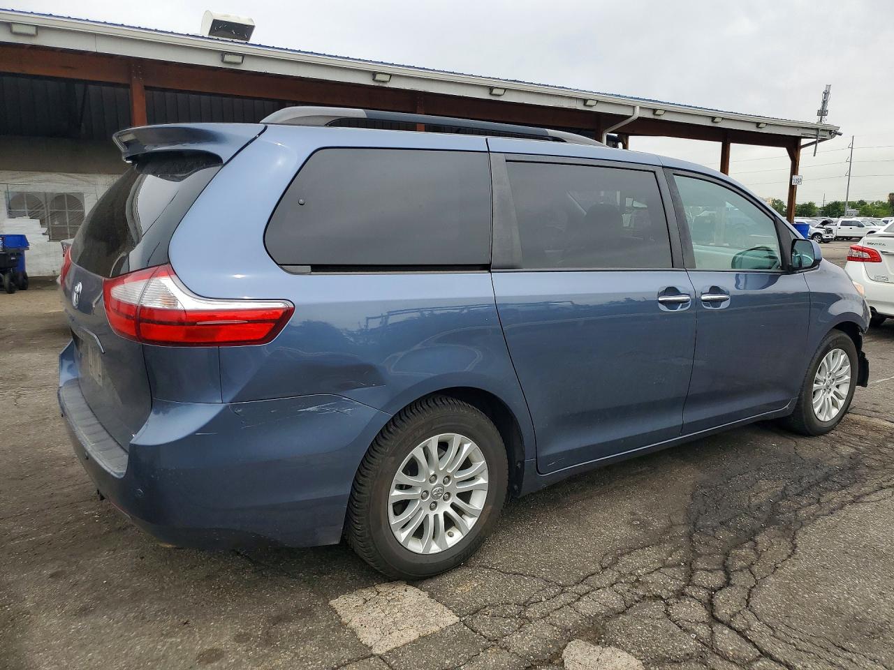 2017 TOYOTA SIENNA XLE 8-PASSENGER — снимка 3