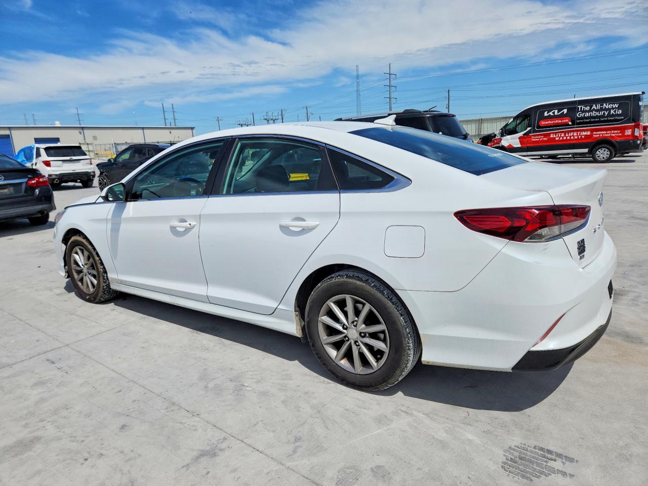 2019 HYUNDAI SONATA SE — снимка 2