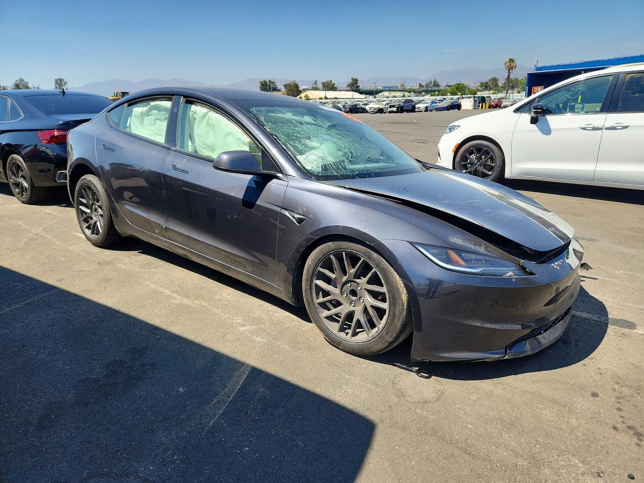 2025 TESLA MODEL 3 — снимка 4