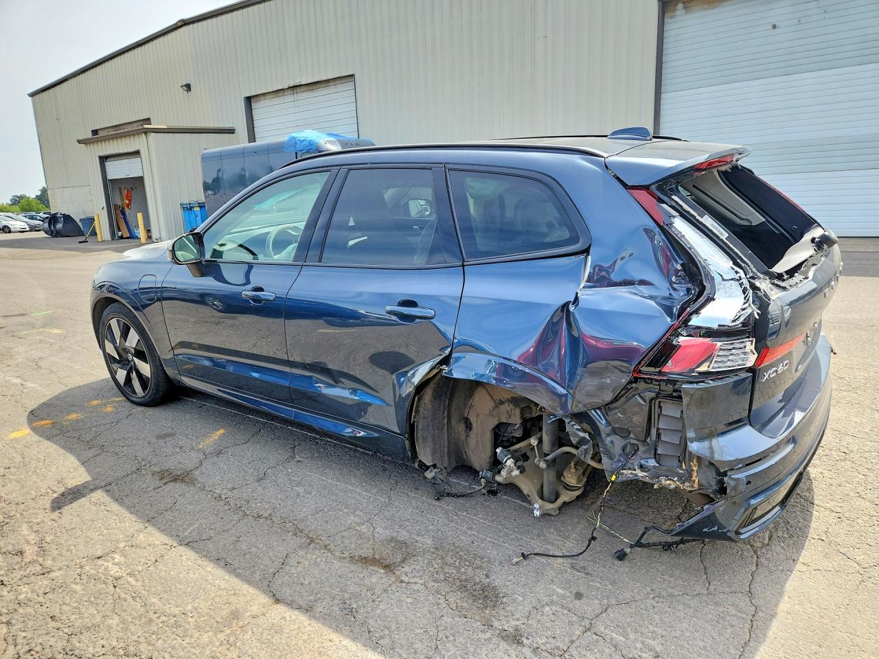 2024 VOLVO XC60 ULTIMATE — снимка 2