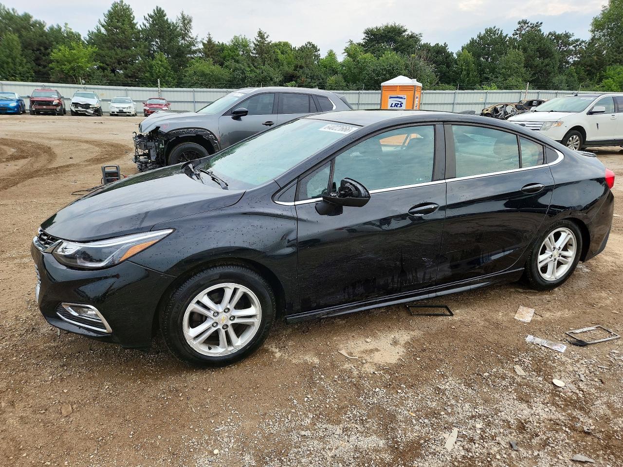 2017 CHEVROLET CRUZE LT