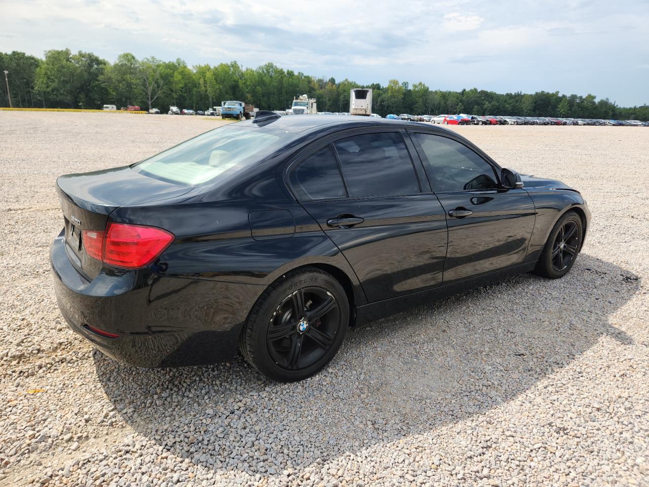 2013 BMW 320 I XDRIVE — снимка 3