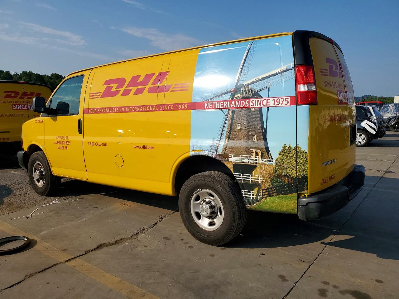 2021 CHEVROLET EXPRESS G2500 — снимка 2