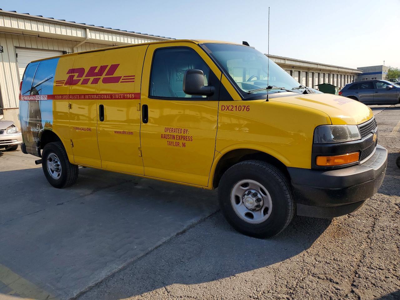 2021 CHEVROLET EXPRESS G2500 — снимка 4