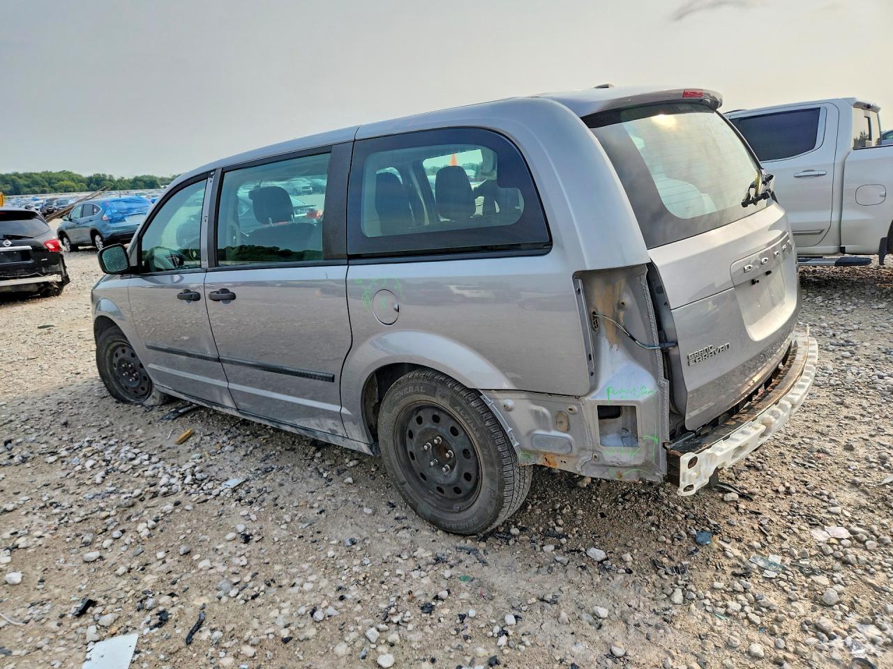 2015 DODGE GRAND CARAVAN SE — снимка 2