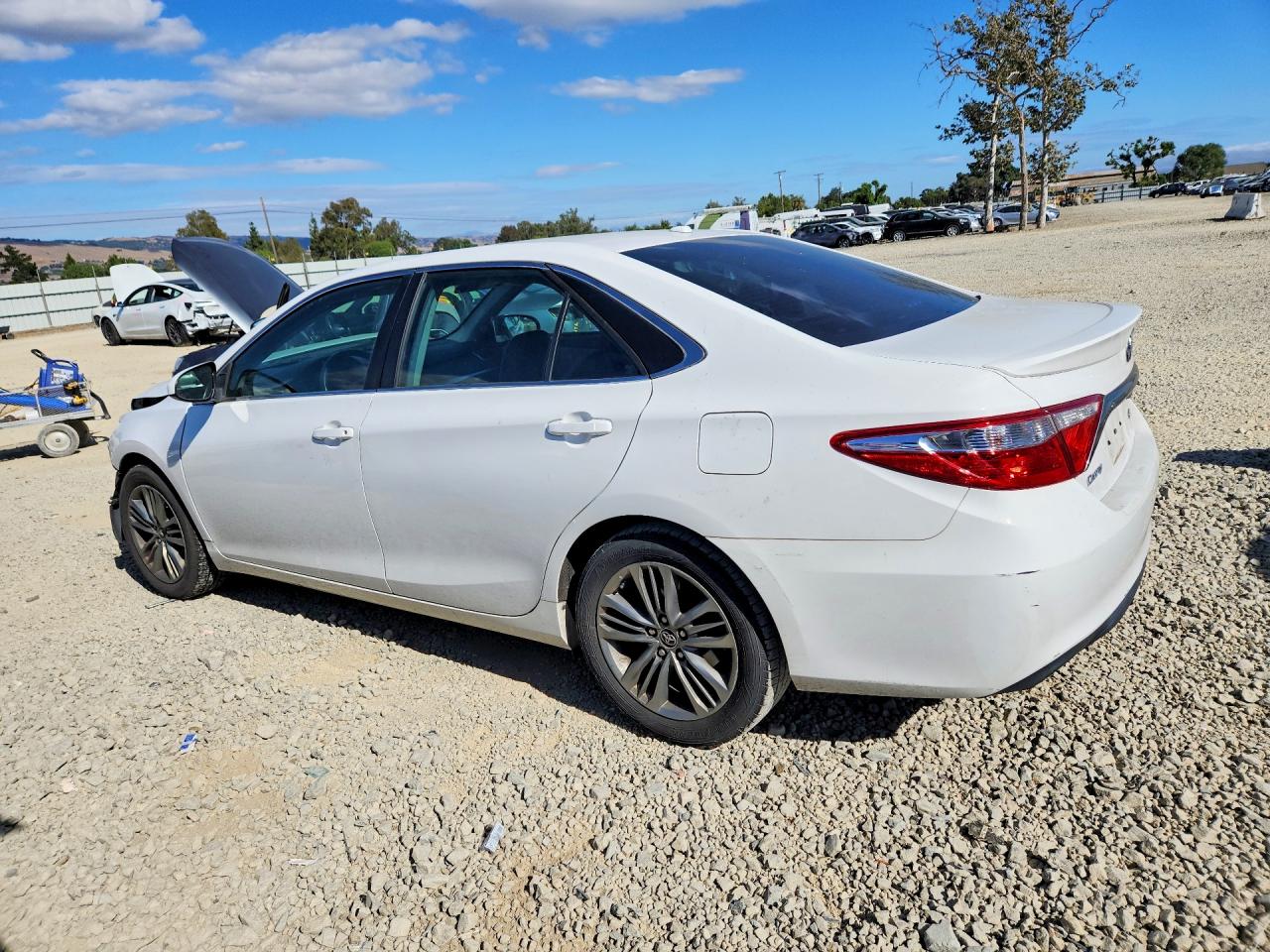 2015 TOYOTA CAMRY SE — снимка 2