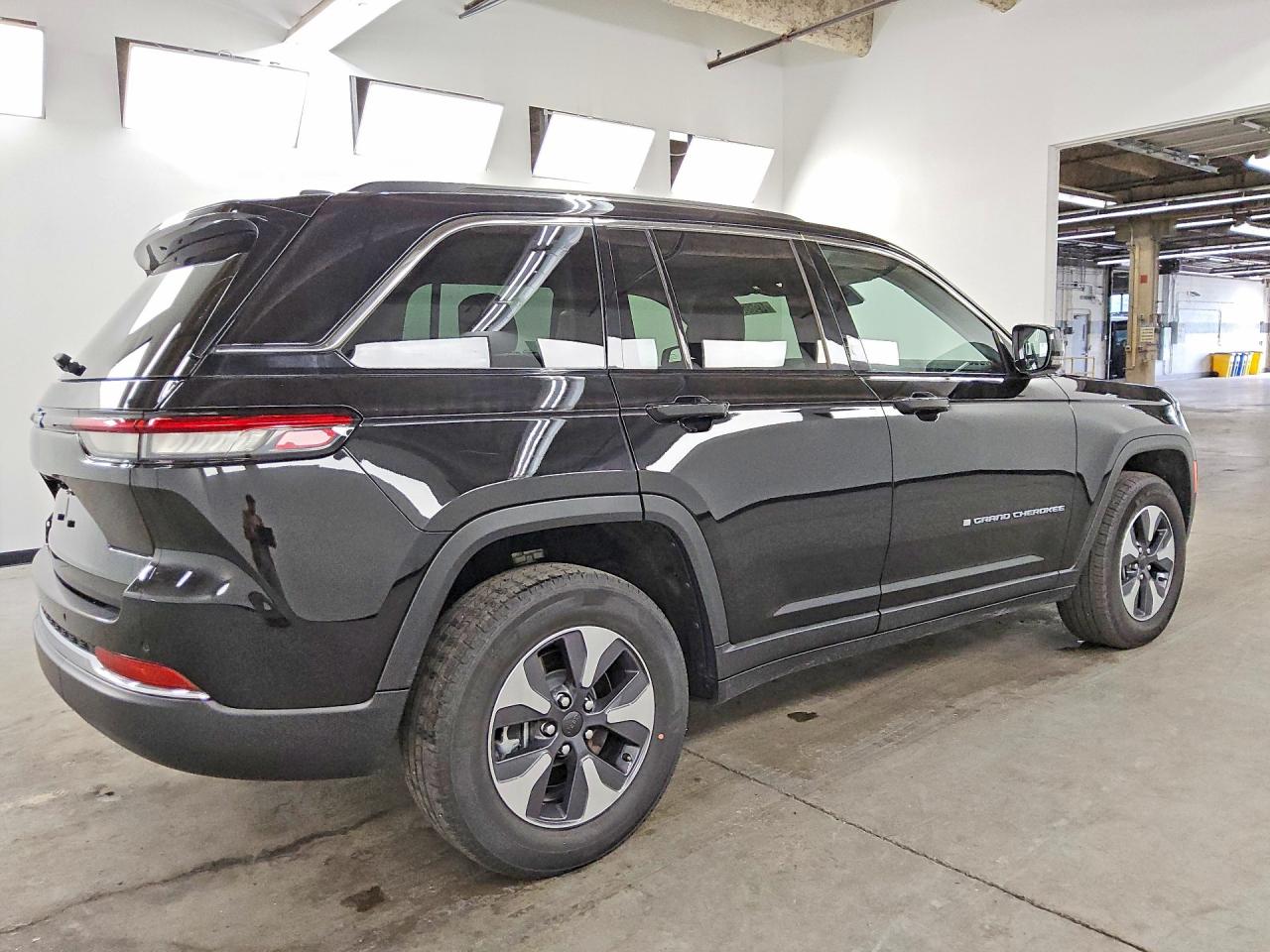2022 JEEP GRAND CHEROKEE LIMITED 4XE — снимка 3