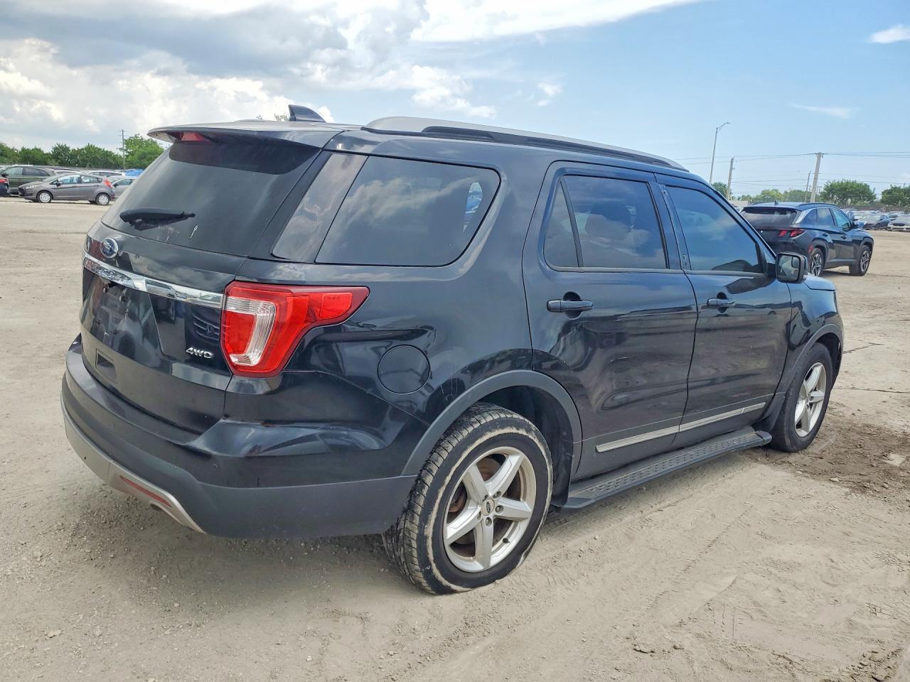 2017 FORD EXPLORER XLT — снимка 3