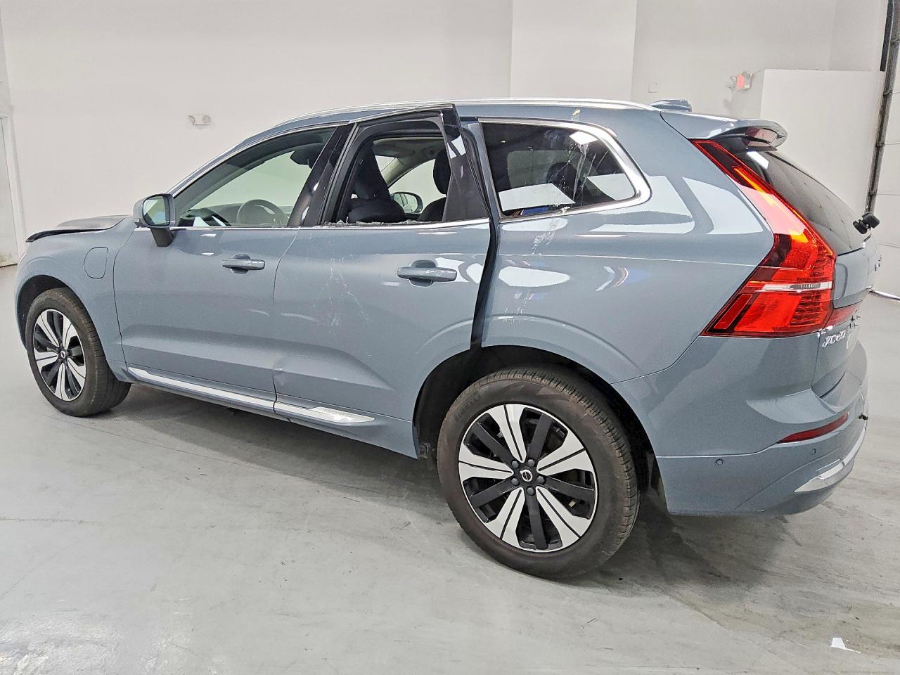 2023 VOLVO XC60 PLUS — снимка 2