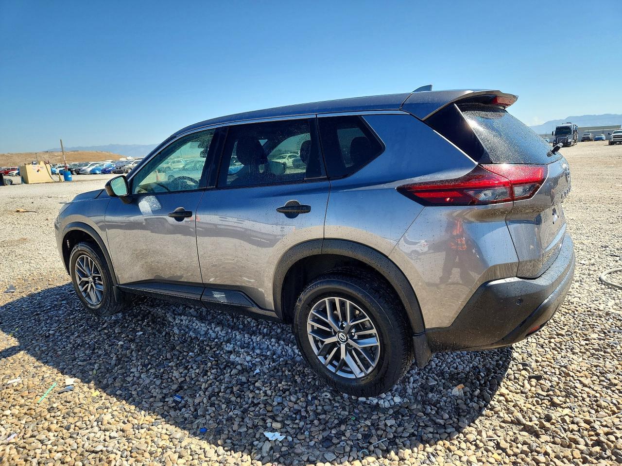 2021 NISSAN ROGUE S — снимка 2