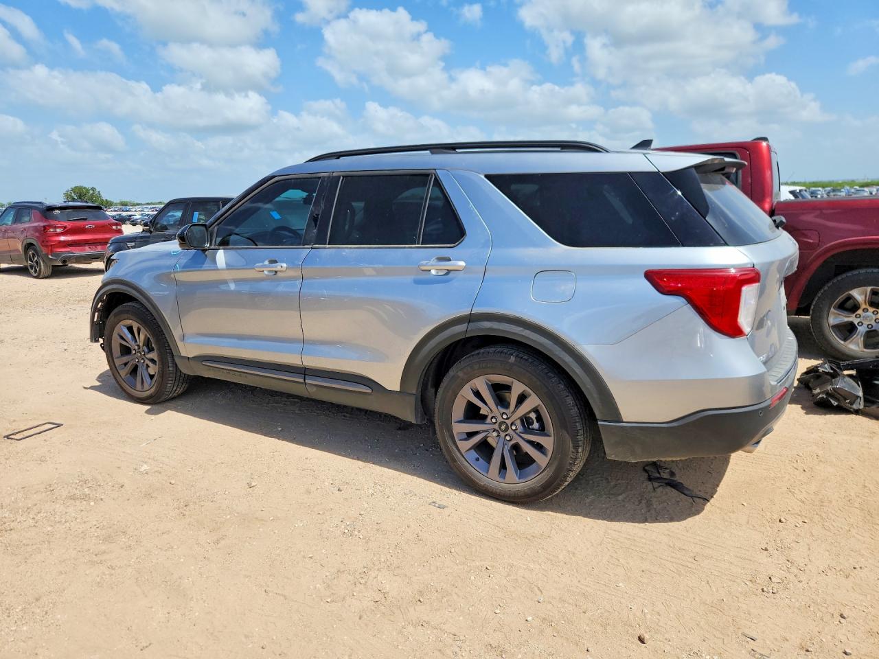 2024 FORD EXPLORER XLT — снимка 2