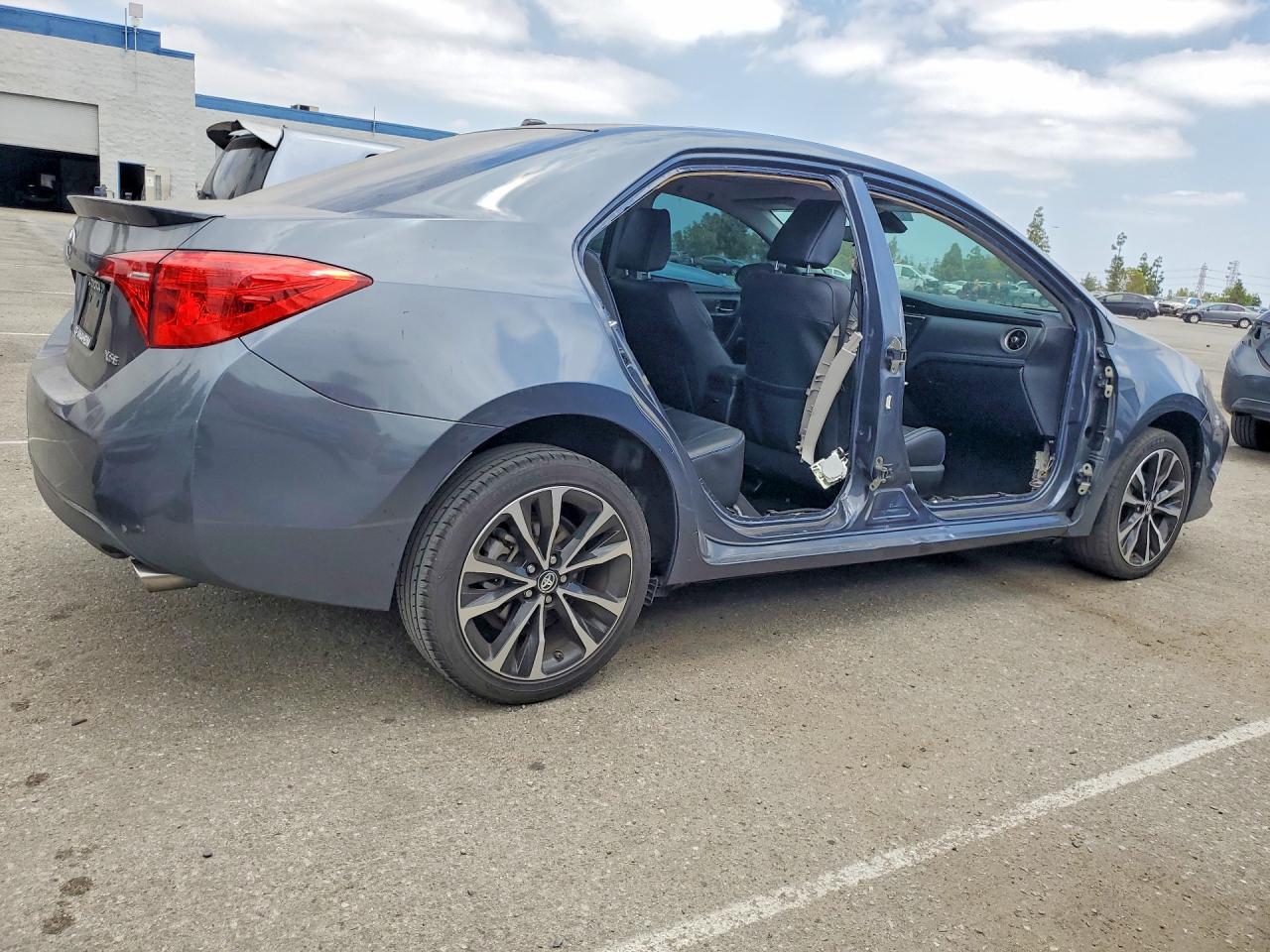 2017 TOYOTA COROLLA XSE — снимка 3