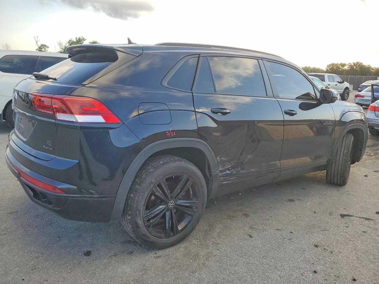 2023 VOLKSWAGEN ATLAS CROSS SPORT SEL R-LINE — снимка 3