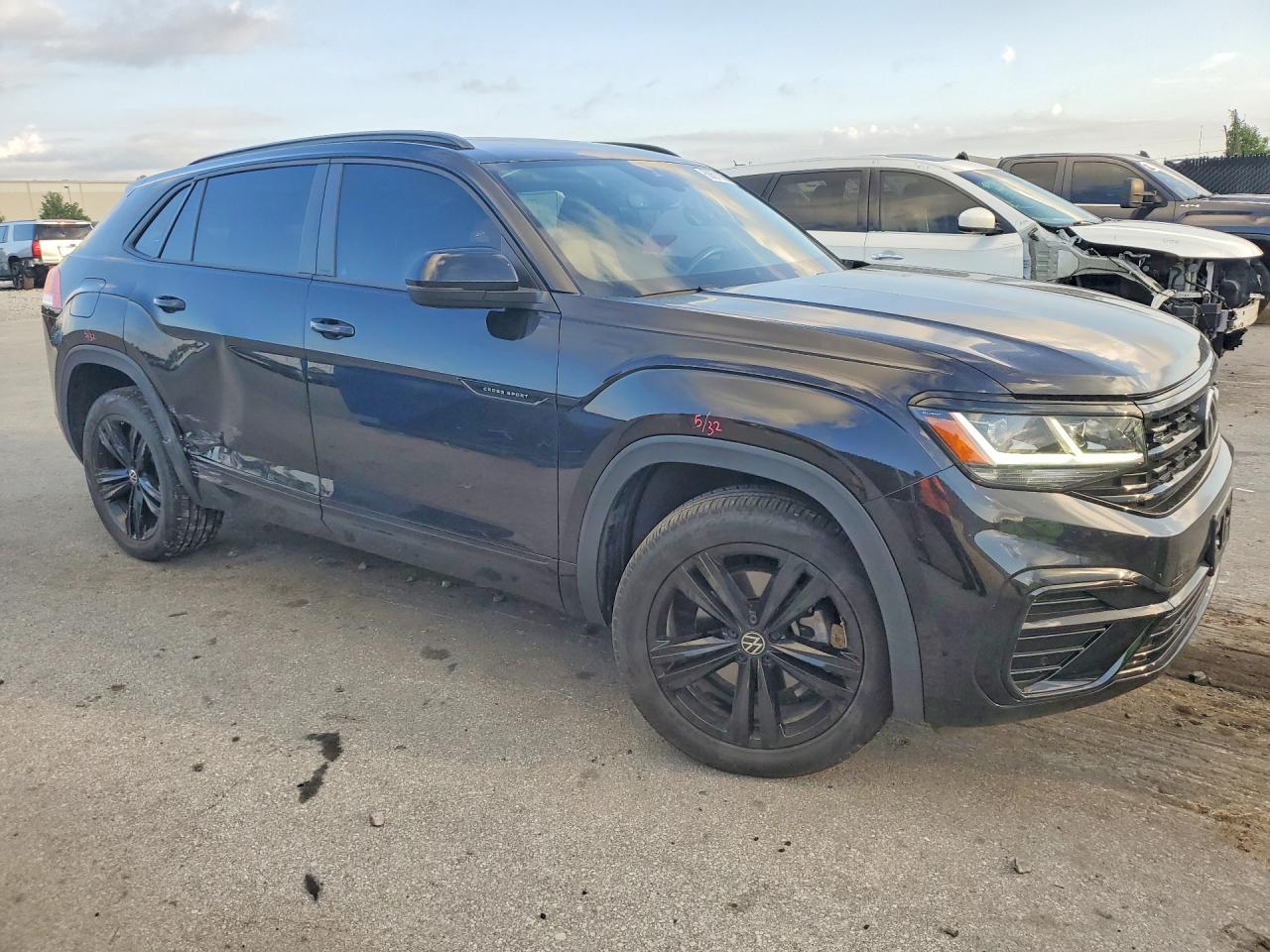 2023 VOLKSWAGEN ATLAS CROSS SPORT SEL R-LINE — снимка 4