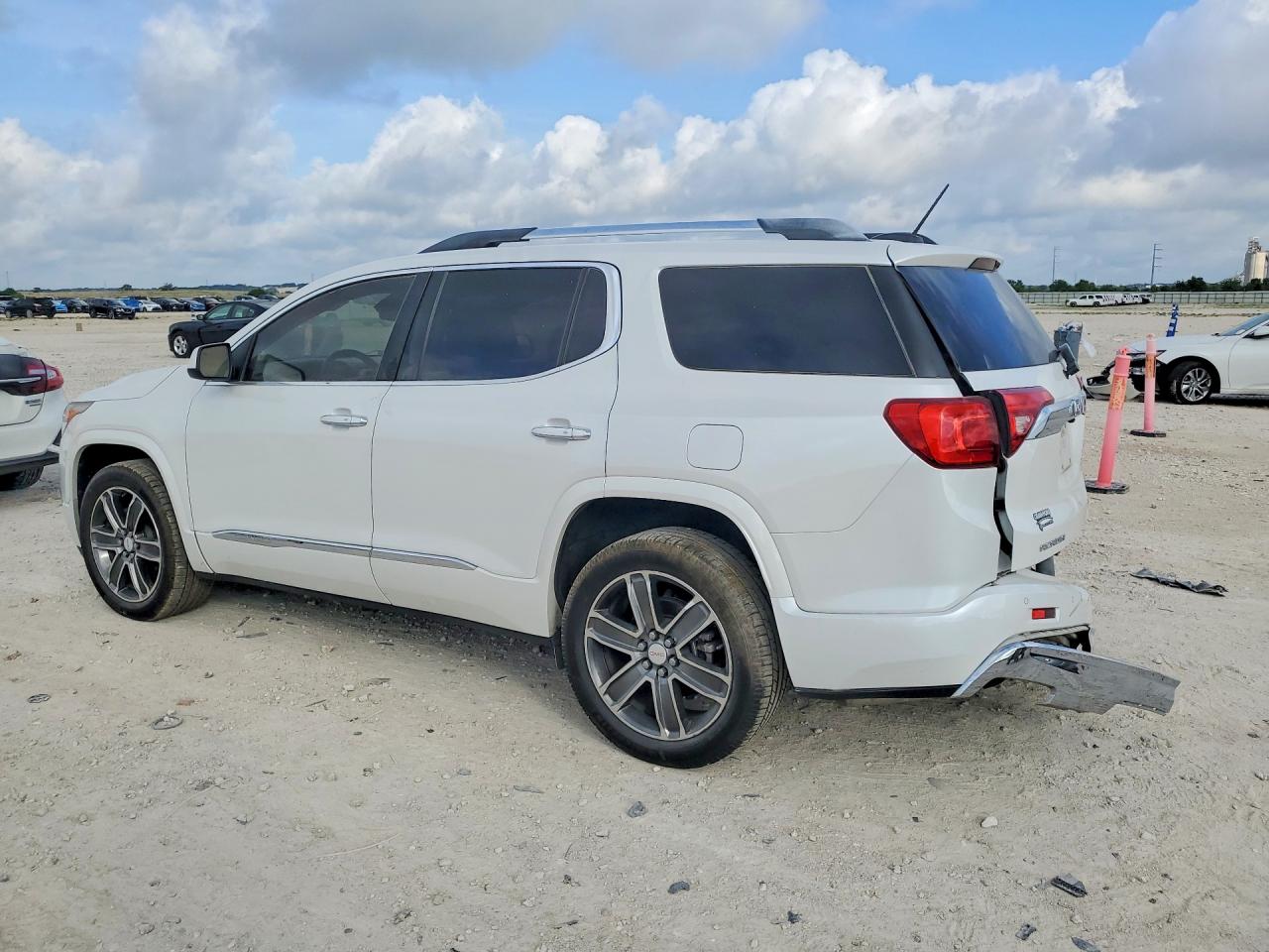 2019 GMC ACADIA DENALI — снимка 2