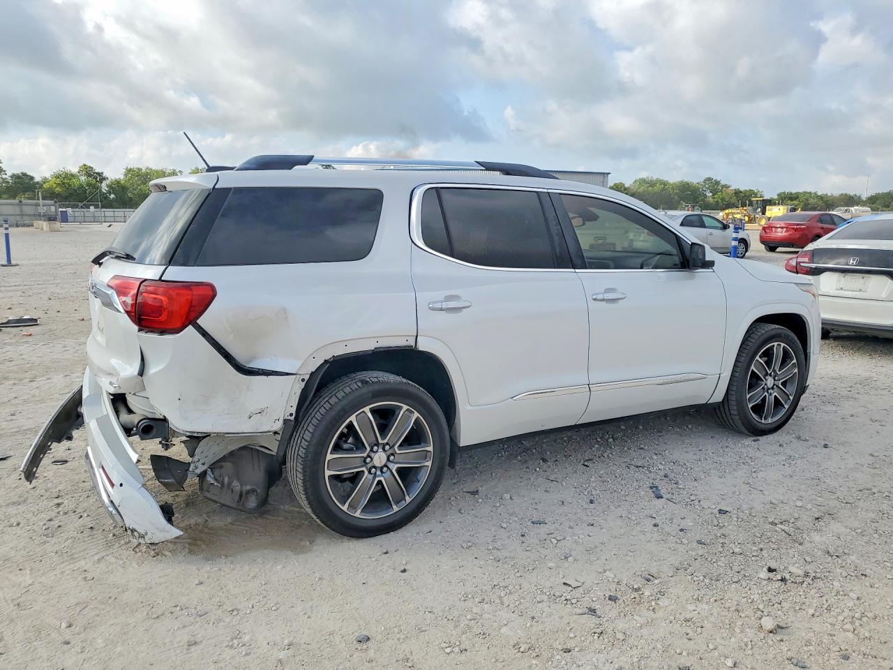 2019 GMC ACADIA DENALI — снимка 3