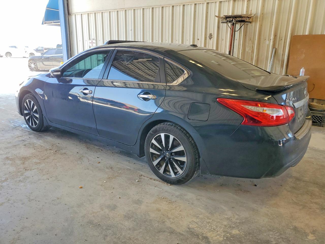2017 NISSAN ALTIMA 2.5 SV — снимка 2