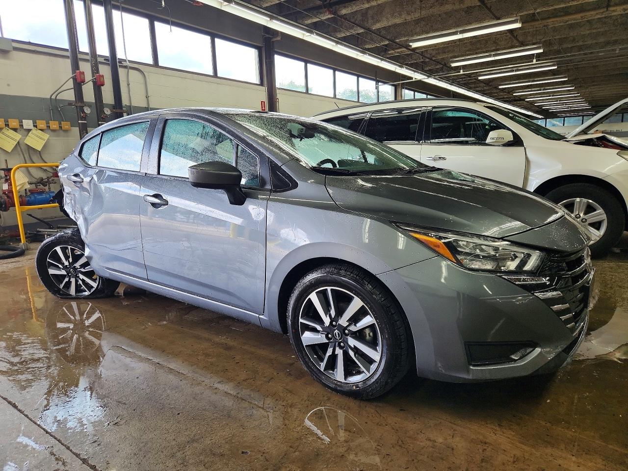 2025 NISSAN VERSA SV — снимка 4