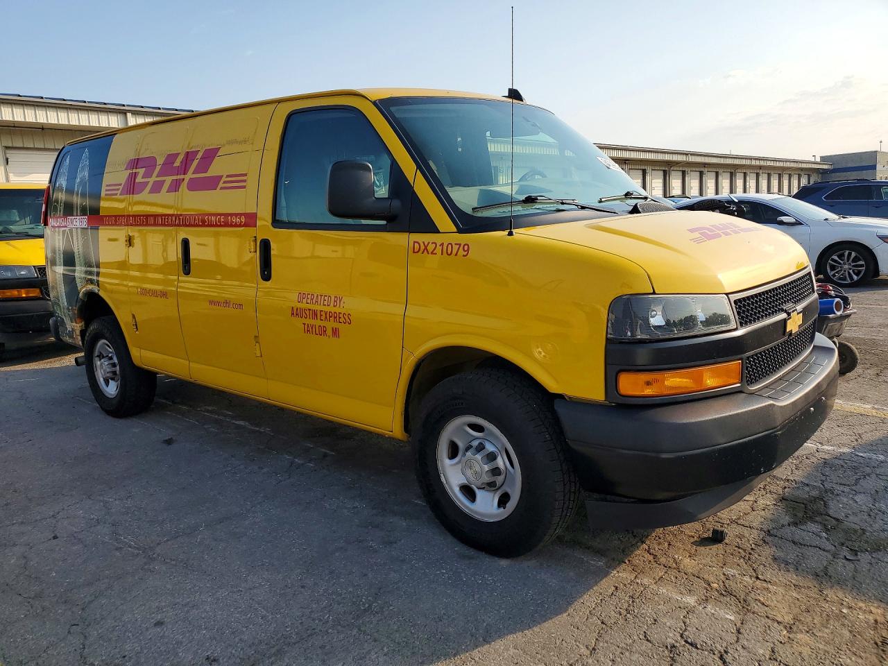 2021 CHEVROLET EXPRESS G2500 — снимка 4