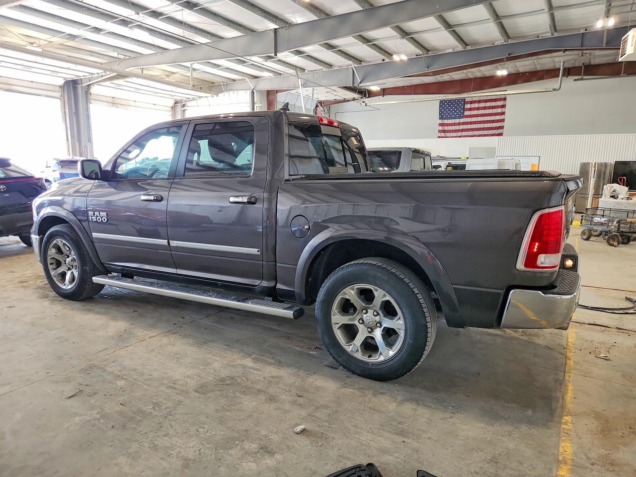 2015 RAM 1500 — снимка 2