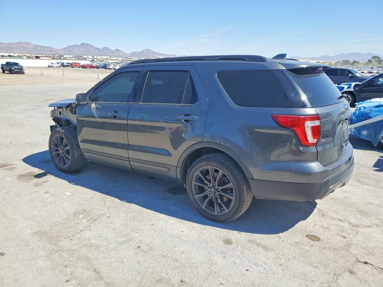 2017 FORD EXPLORER XLT — снимка 2