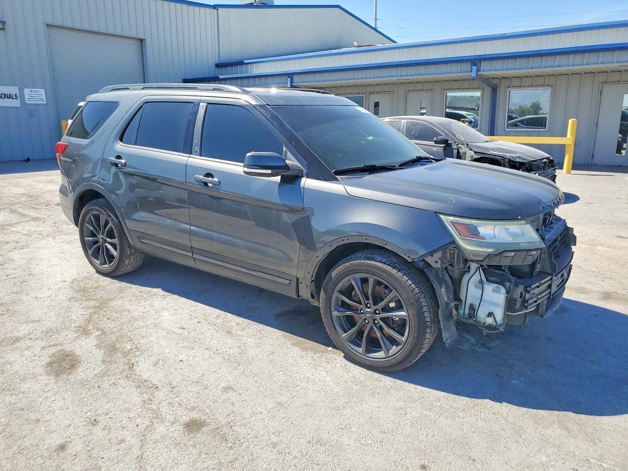2017 FORD EXPLORER XLT — снимка 4