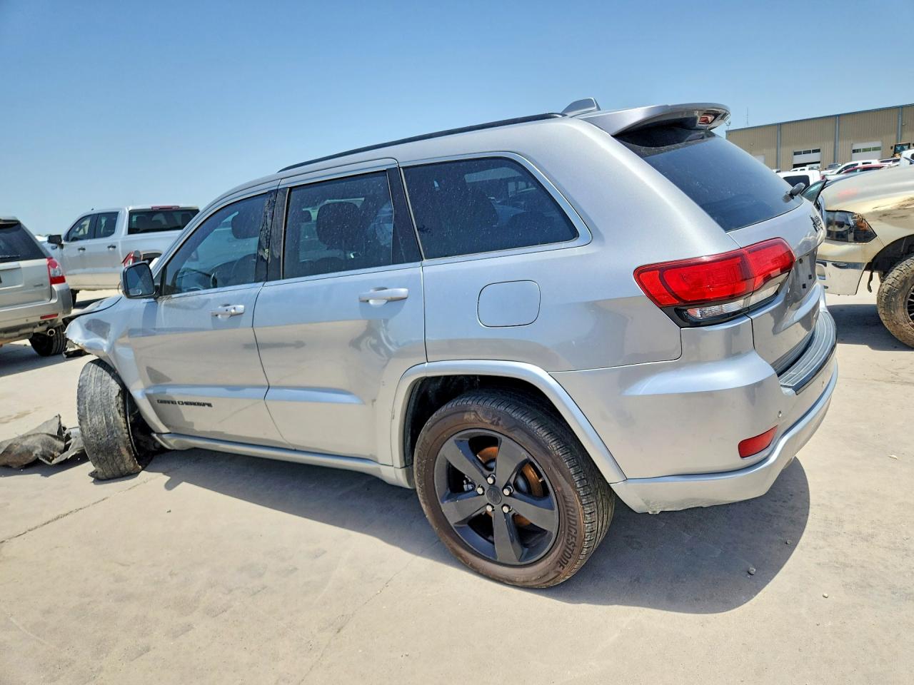 2015 JEEP GRAND CHEROKEE LAREDO — снимка 2