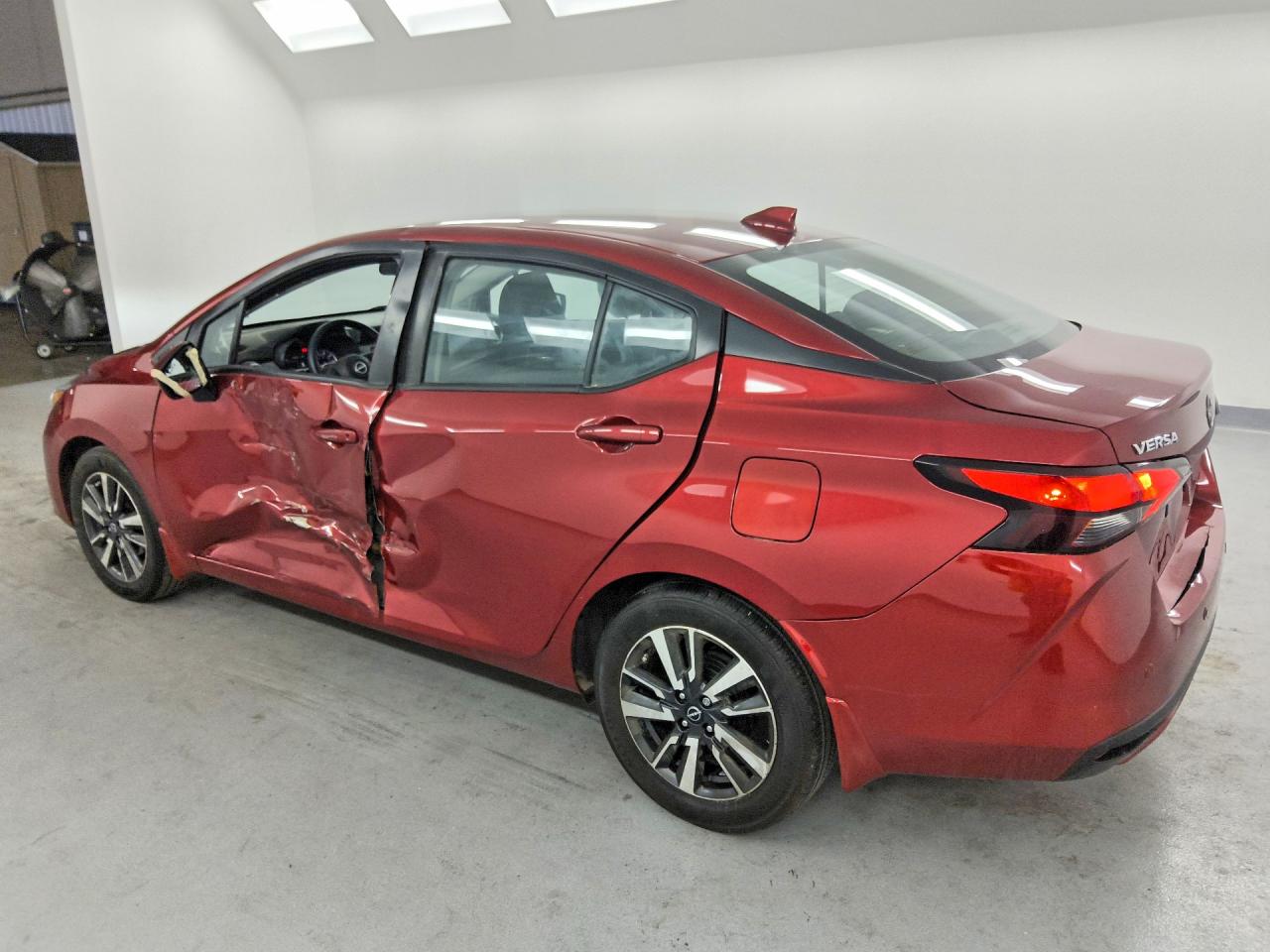 2025 NISSAN VERSA SV — снимка 2