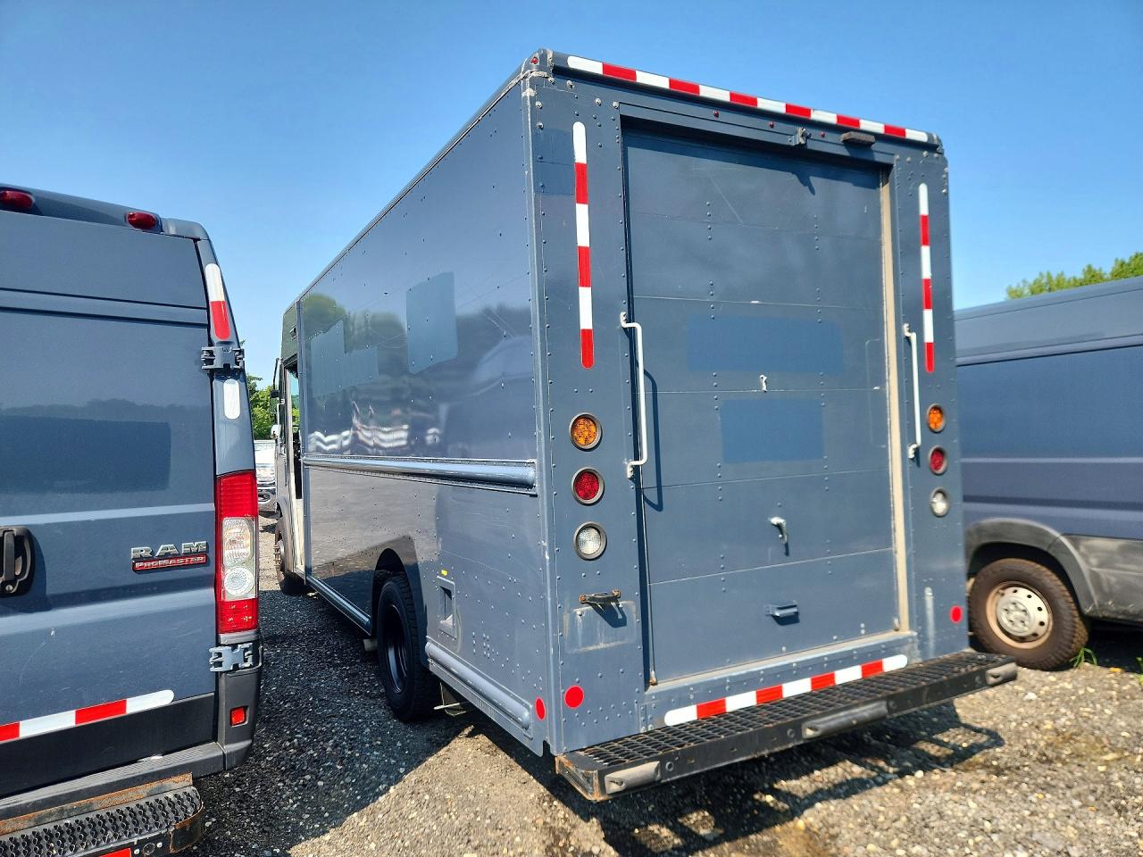 2020 FORD F59 — снимка 2