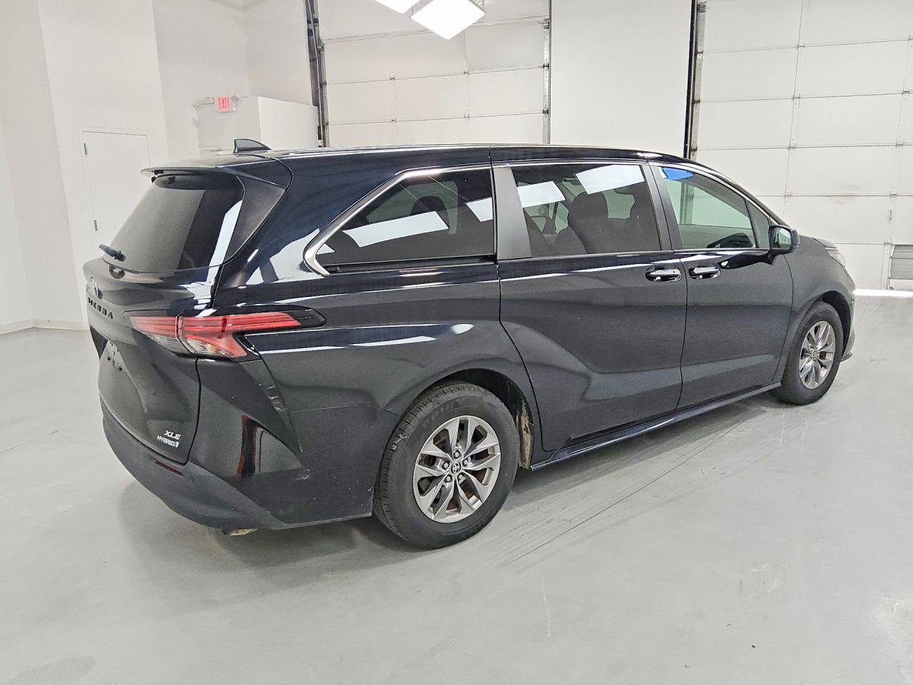 2022 TOYOTA SIENNA XLE — снимка 3