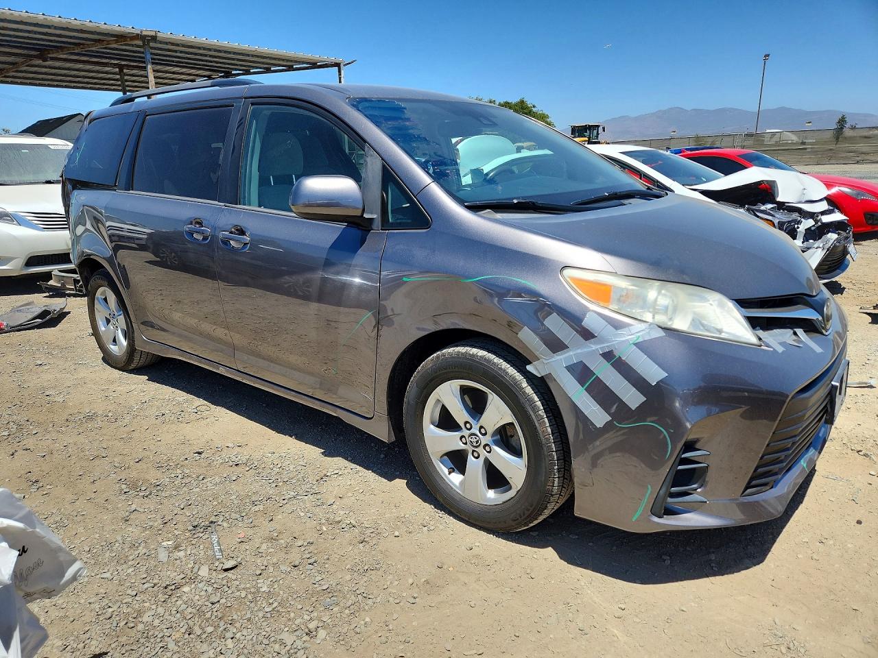 2018 TOYOTA SIENNA LE — снимка 4