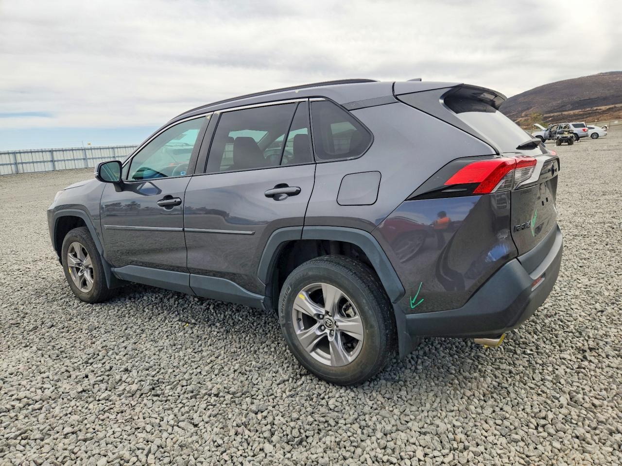 2022 TOYOTA RAV4 XLE — снимка 2